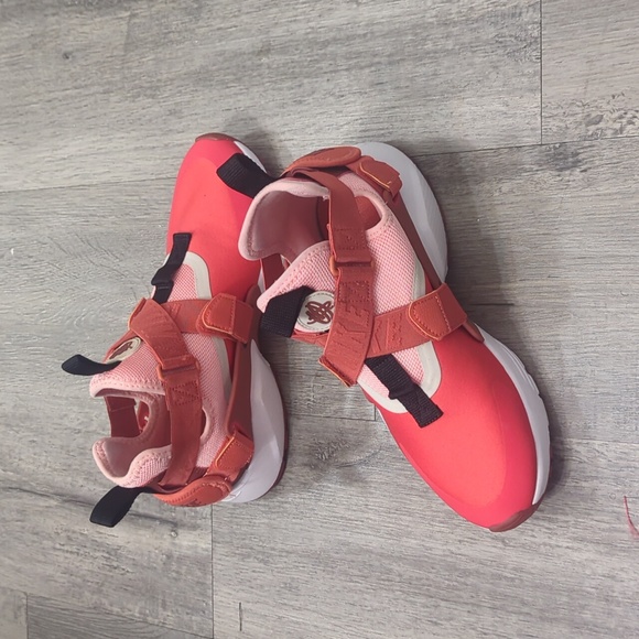 Nike Huarache City Sneakers - Picture 4 of 7